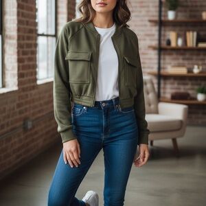 2B FREE Women’s Cropped Bomber Jacket Army Green Zip Front Size L NWT